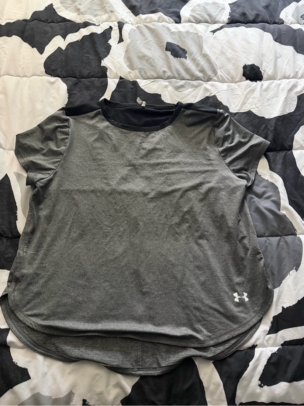 Under Armour Women’s Short Sleeve Performance Tee - Dark Gray - Picture 1 of 2